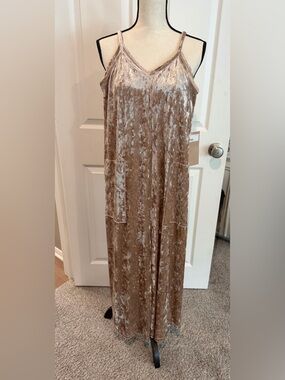 NWT Soft & Comfy Crushed Velvet Jumper